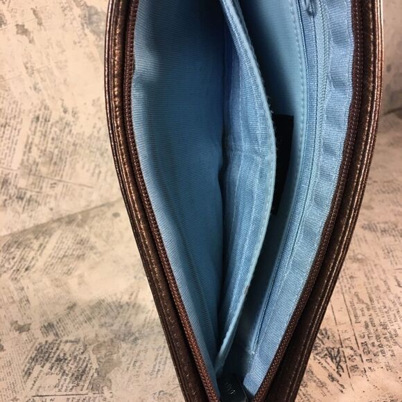 HOBO  Bronze bow top zip wristlet - Picture 8 of 11